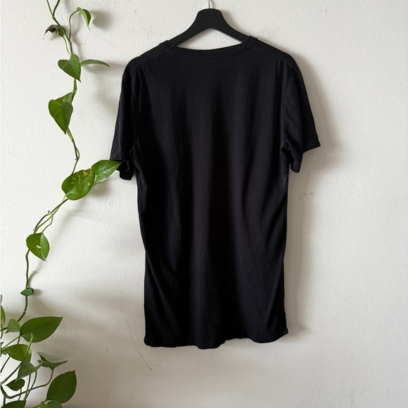 Wittmore Men's Black V-Neck Tee Shirt {Medium} - Picture 2 of 5